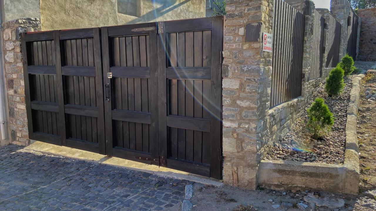 Квартира У Старому Місті Kamianets-Podilskyi Exterior photo